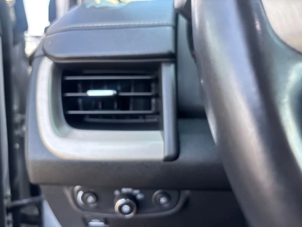 Used 2021 Silver GMC Denali image 19