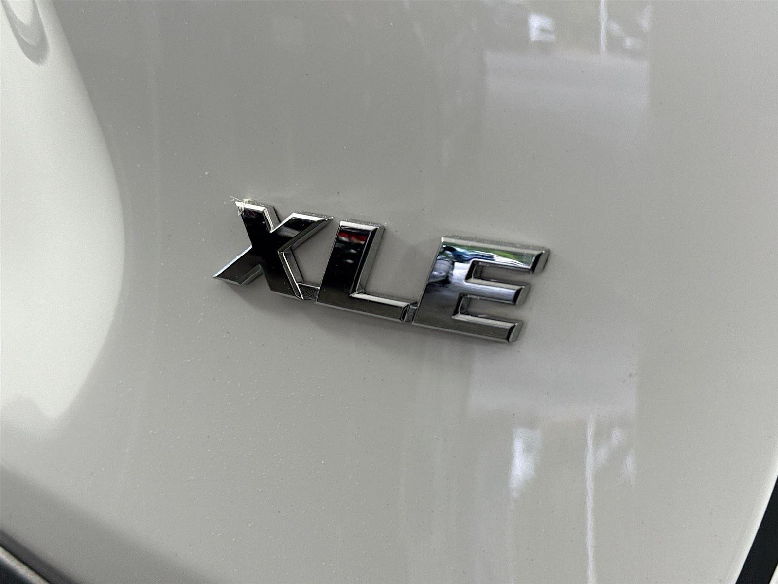 Used 2025 Ice Cap Toyota XLE image 14