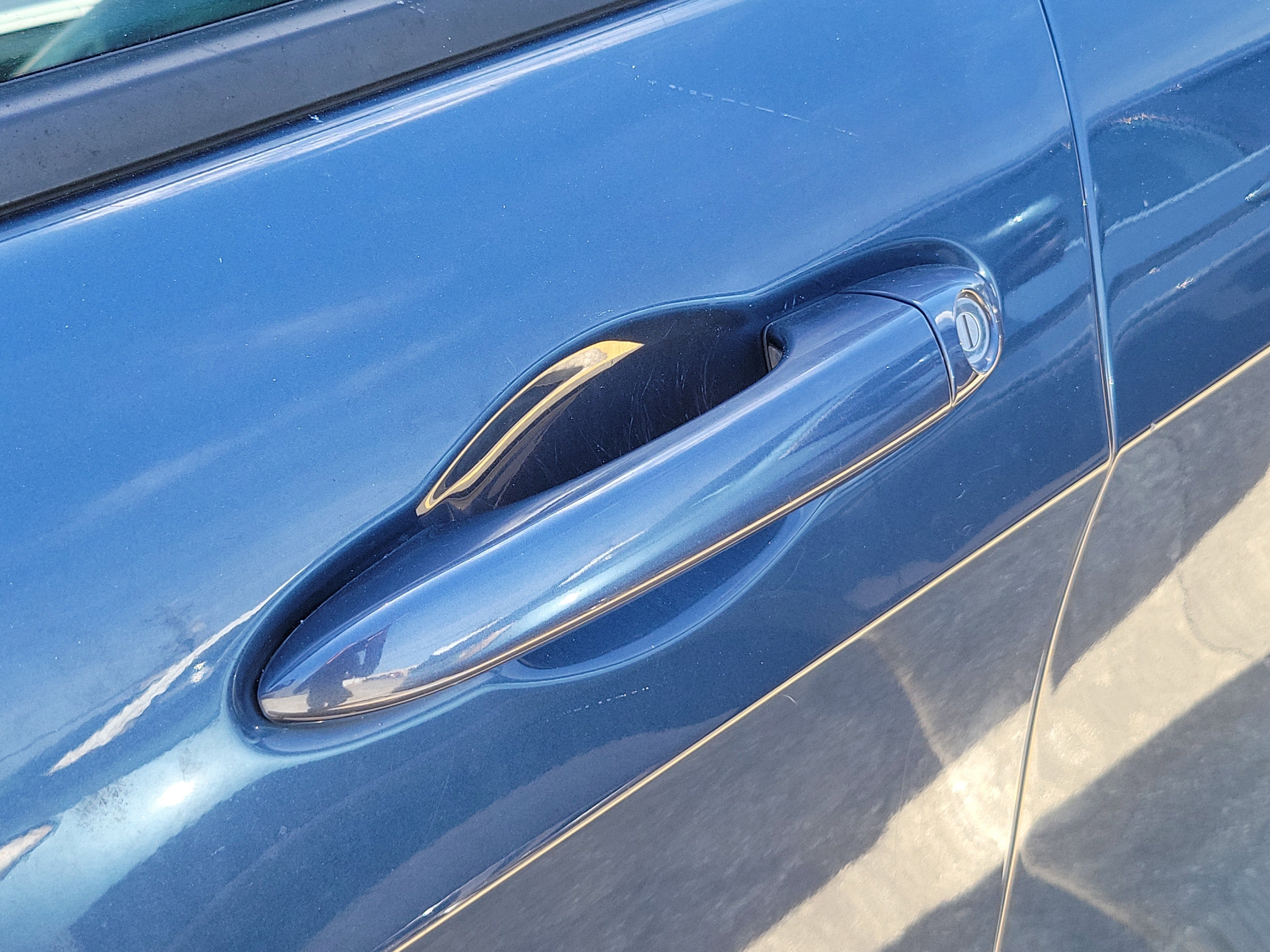 Used 2020 Slate Blue Pearlcoat Jeep Latitude image 7