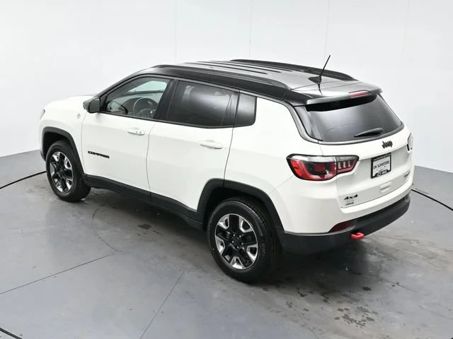 Used 2018 White Clearcoat Jeep Trailhawk image 35