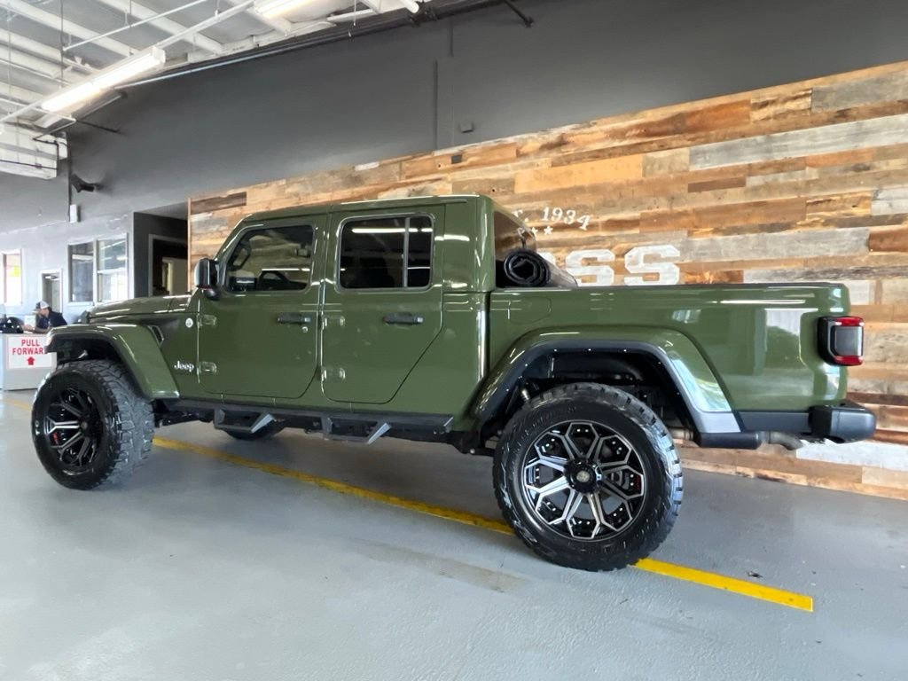 Used 2021 Green Clearcoat Jeep Overland image 22