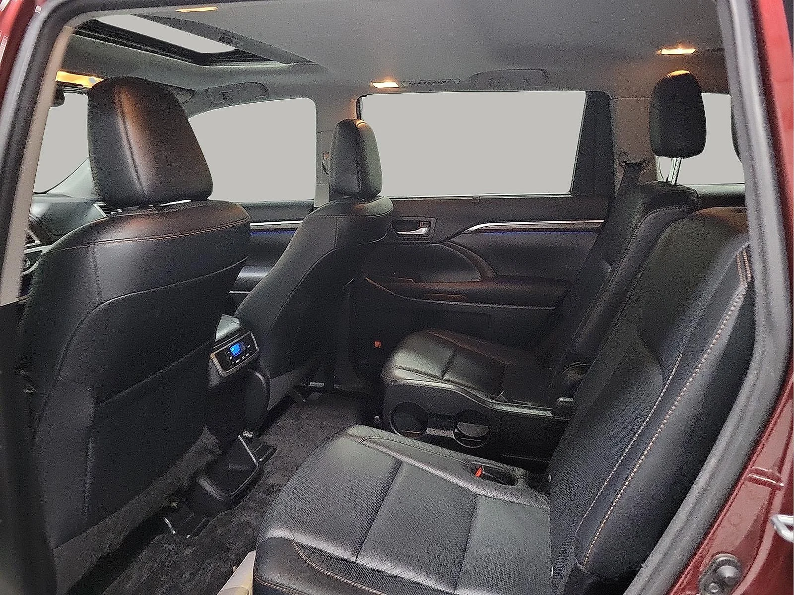 Used 2016 Red Toyota Limited image 15