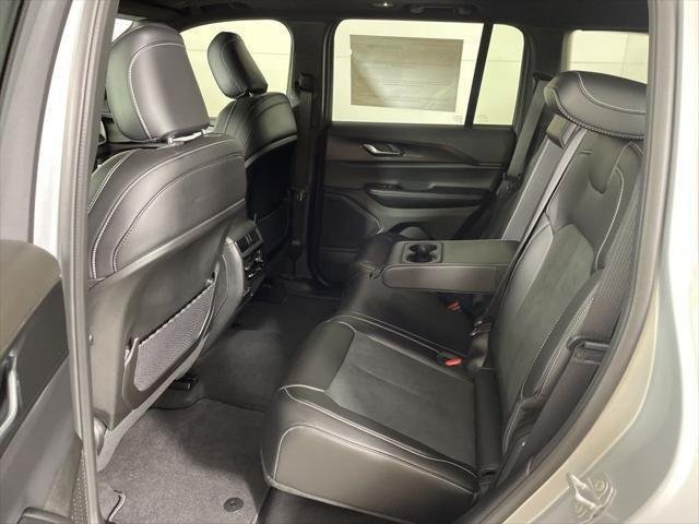 New 2025 Silver Zynith Exterior Paint Jeep Altitude X image 39
