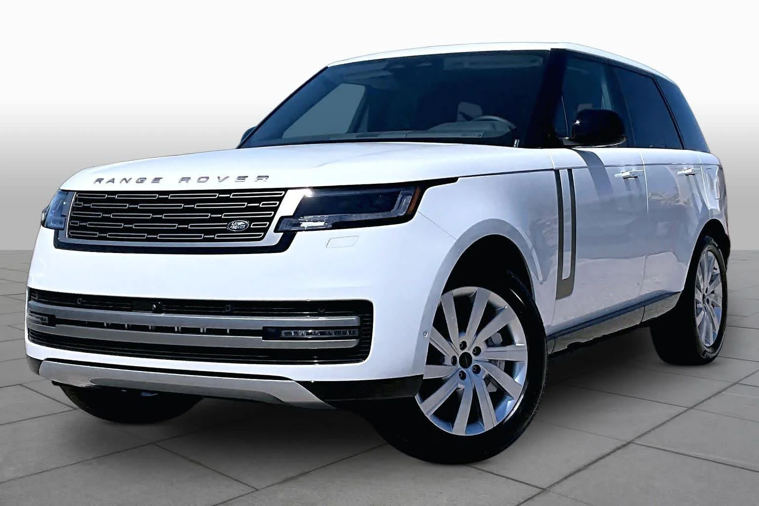 2026 Land Rover Range Rover 3.0 PHEV SE SWB's photo