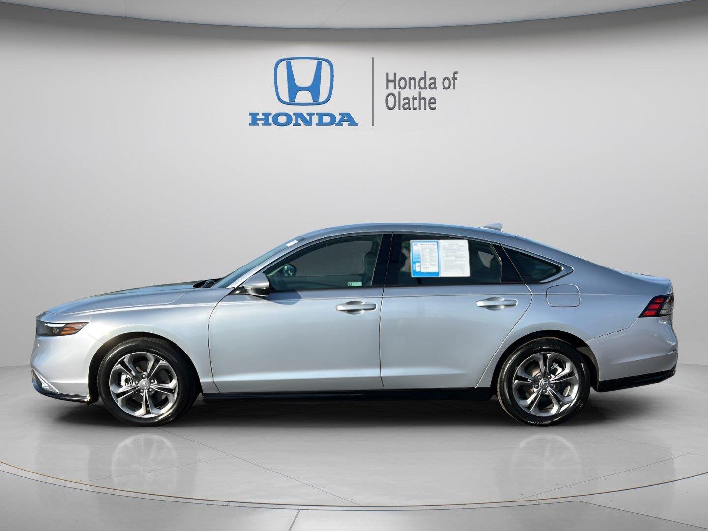 Certified Used 2025 Solar Silver Metallic Honda HYBRID EX-L image 6