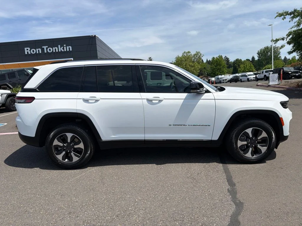 Used 2023 White Jeep 4xe image 7