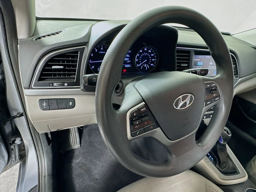 Used 2017 Gray Hyundai SE image 11
