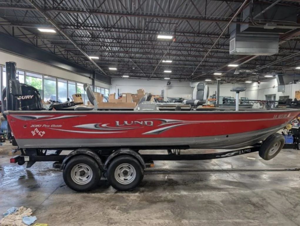 Used 2011 RED Lund  image 1