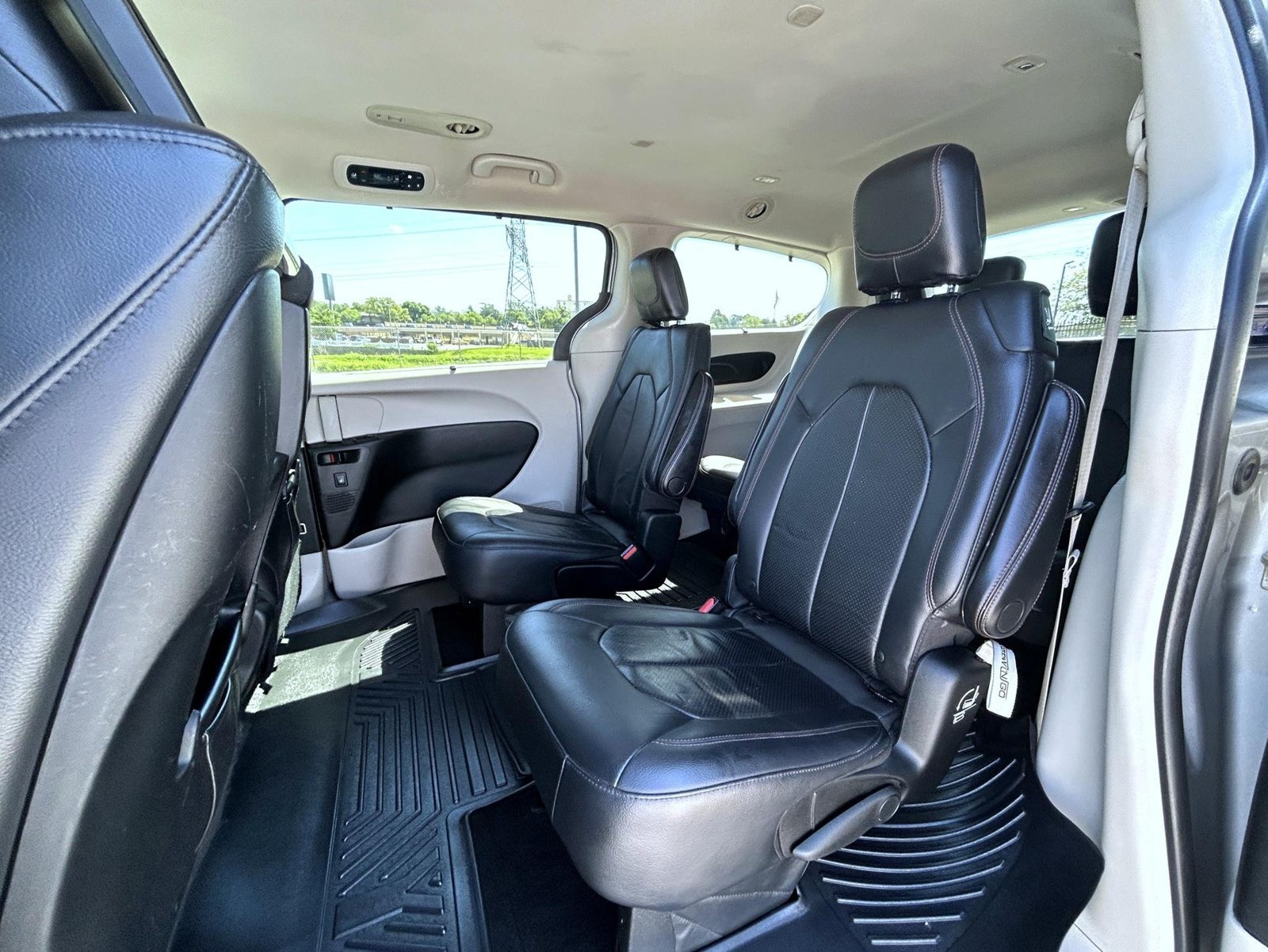 2018 Chrysler Pacifica Touring L Plus - Photo 19