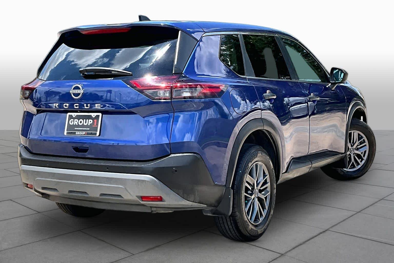 Used 2022 Caspian Blue Metallic Nissan S image 12