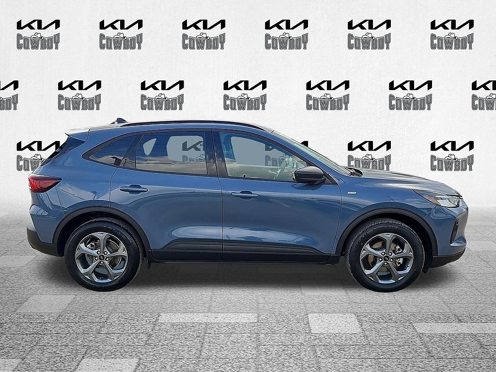Used 2025 Vapor Blue Ford ST-Line image 8