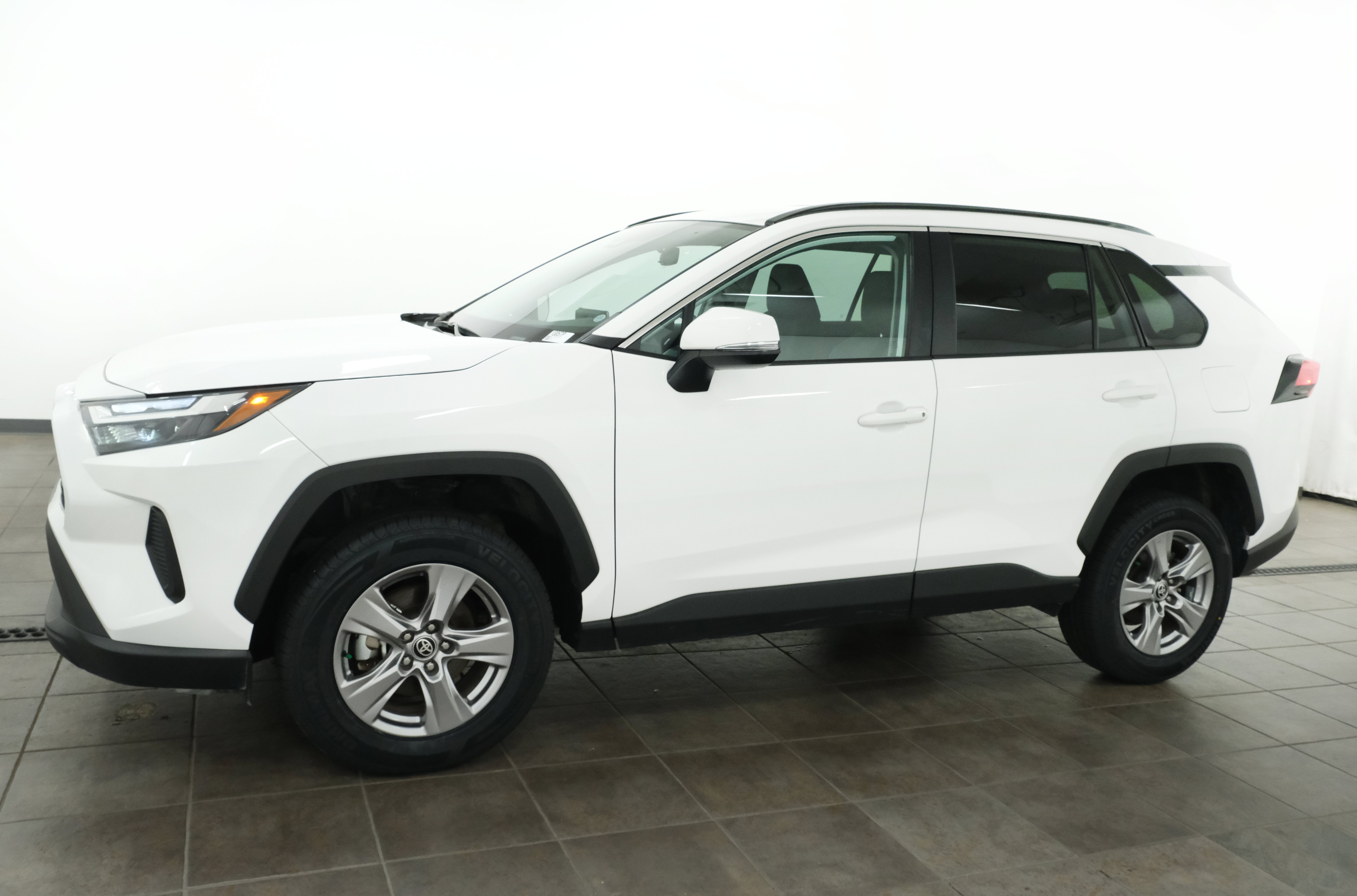 Certified Used 2025 Ice Cap Toyota XLE image 3