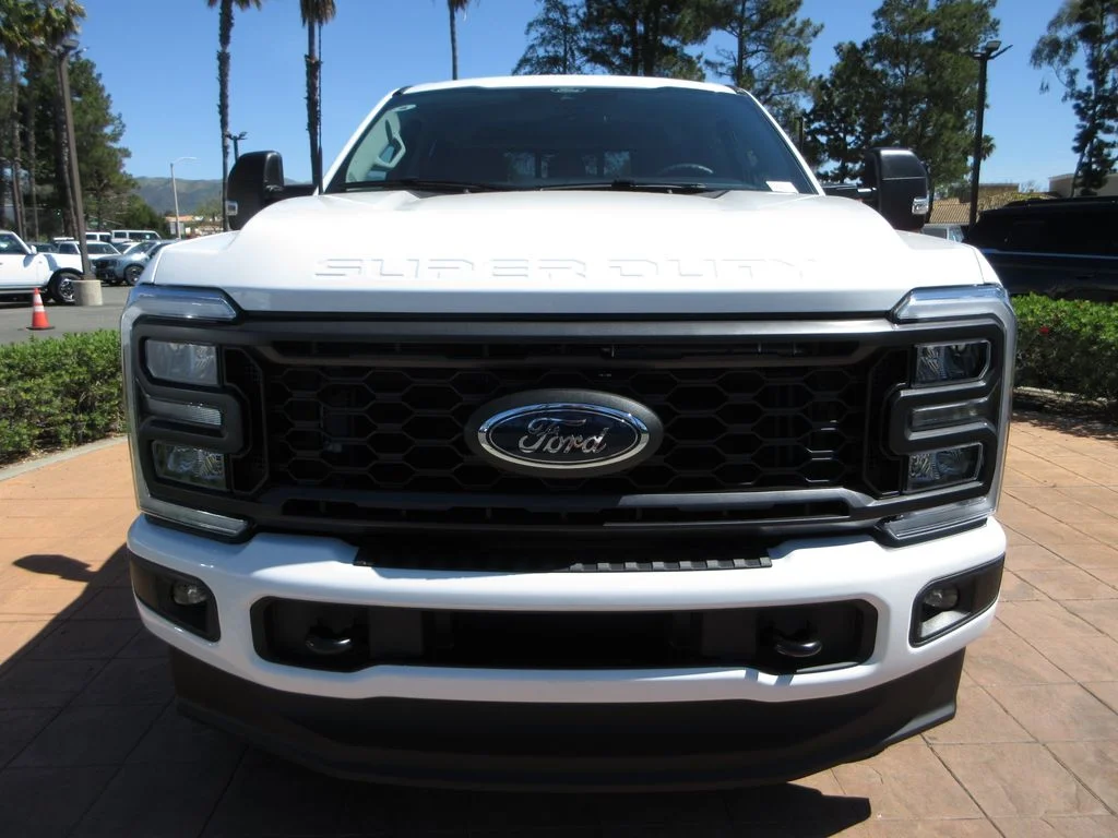 New 2026 Oxford White Ford XL image 7
