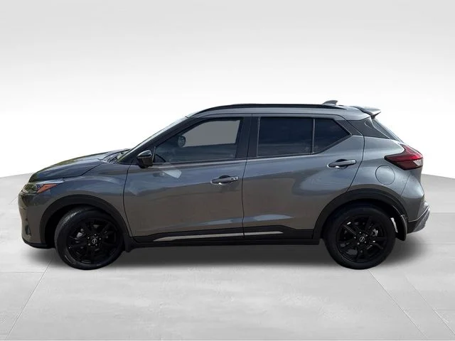 Used 2024 Gray Nissan SR image 5