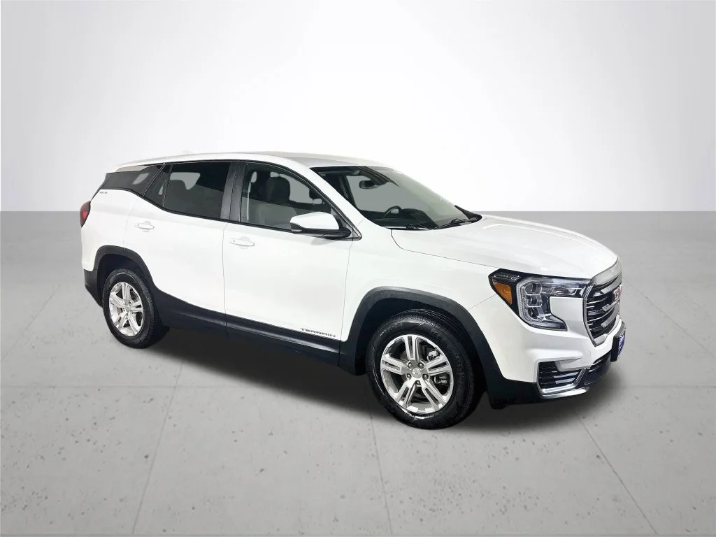 Used 2024 White GMC SLE image 4