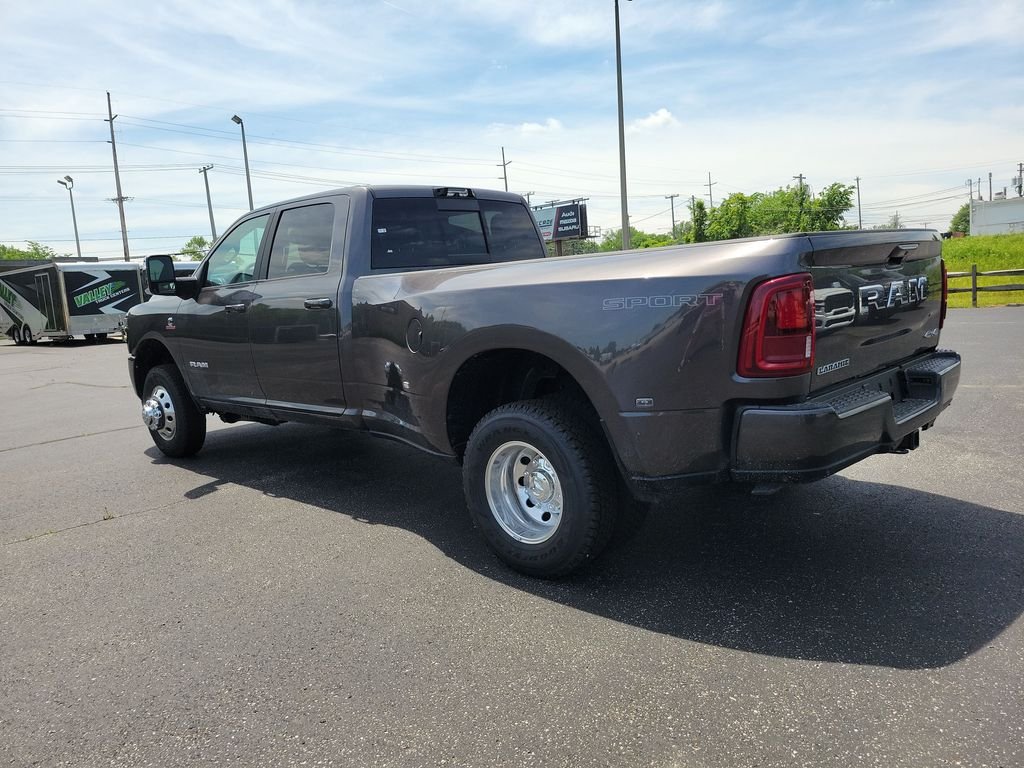New 2026 Granite Crystal Metallic Clear-Coat Exterior Paint RAM Laramie image 5