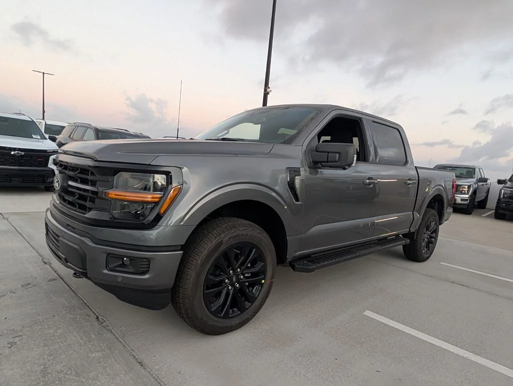 New 2026 Gray Ford XLT image 3