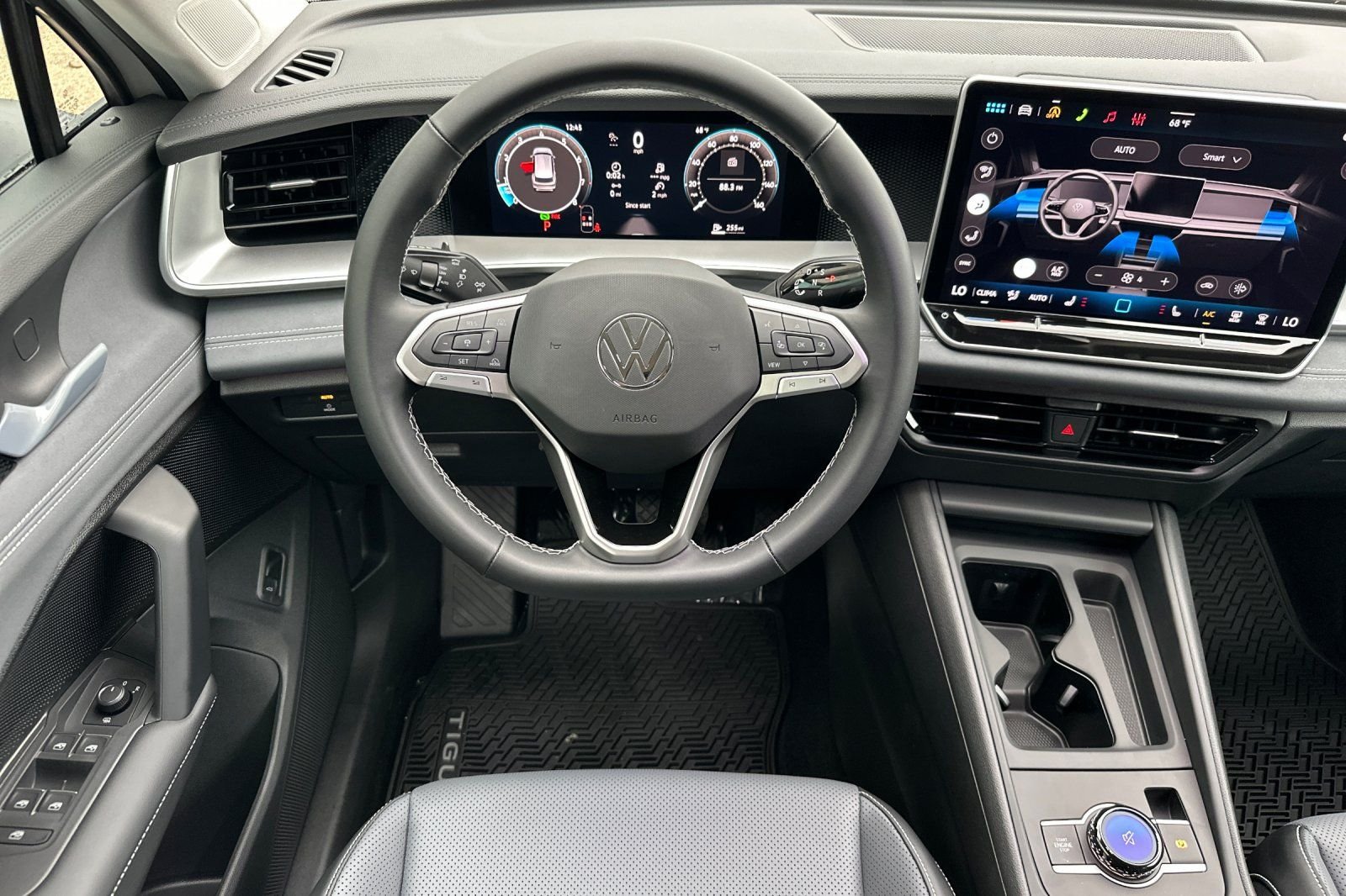 2026 Volkswagen Tiguan SE - Photo 13