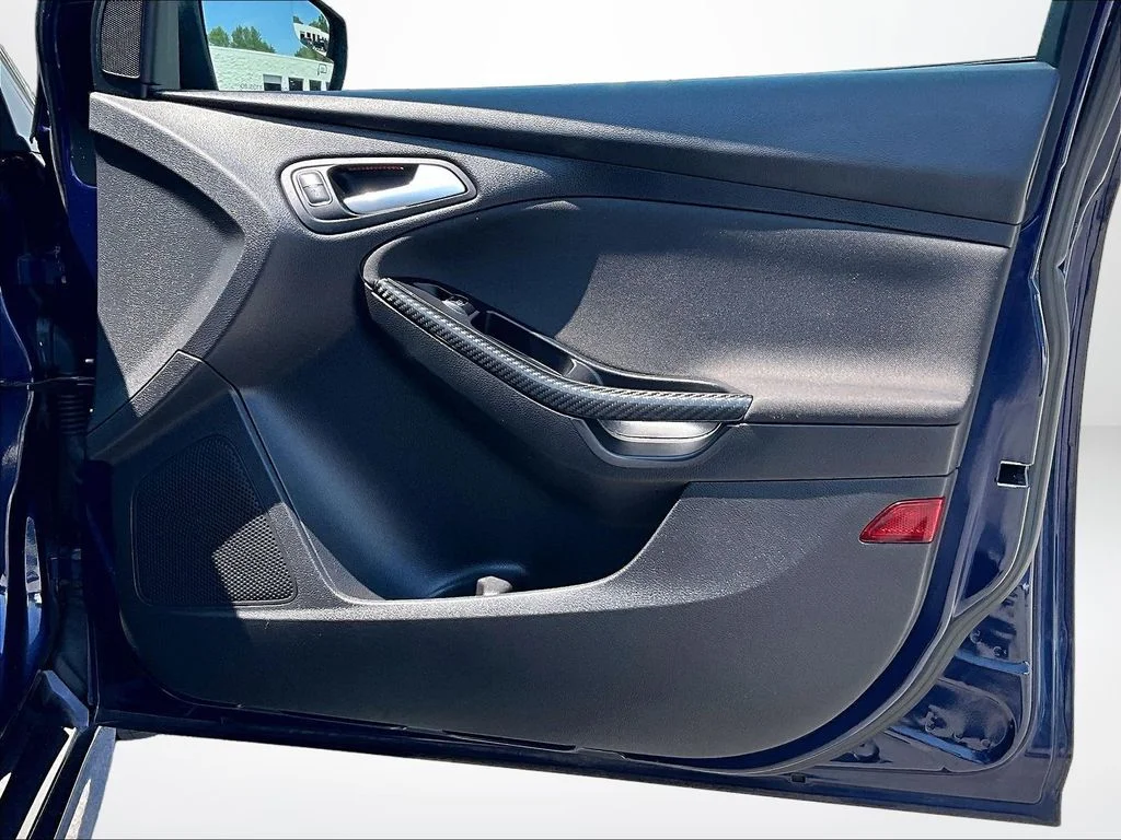 Used 2016 Blue Ford ST image 22
