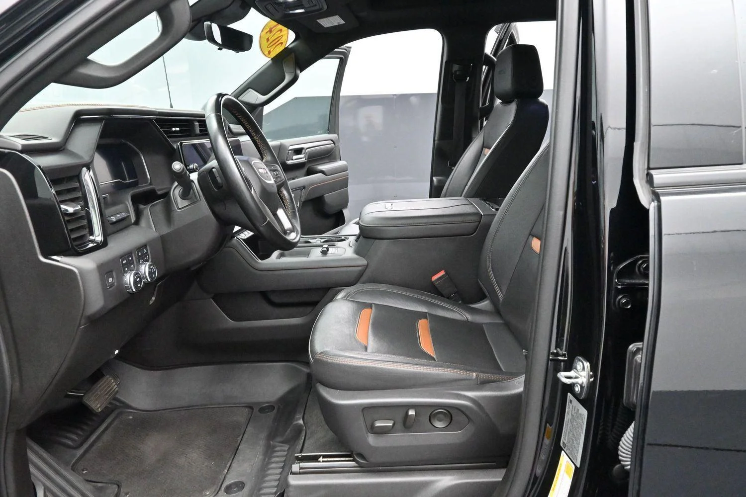 Used 2024 Onyx Black GMC AT4 image 13