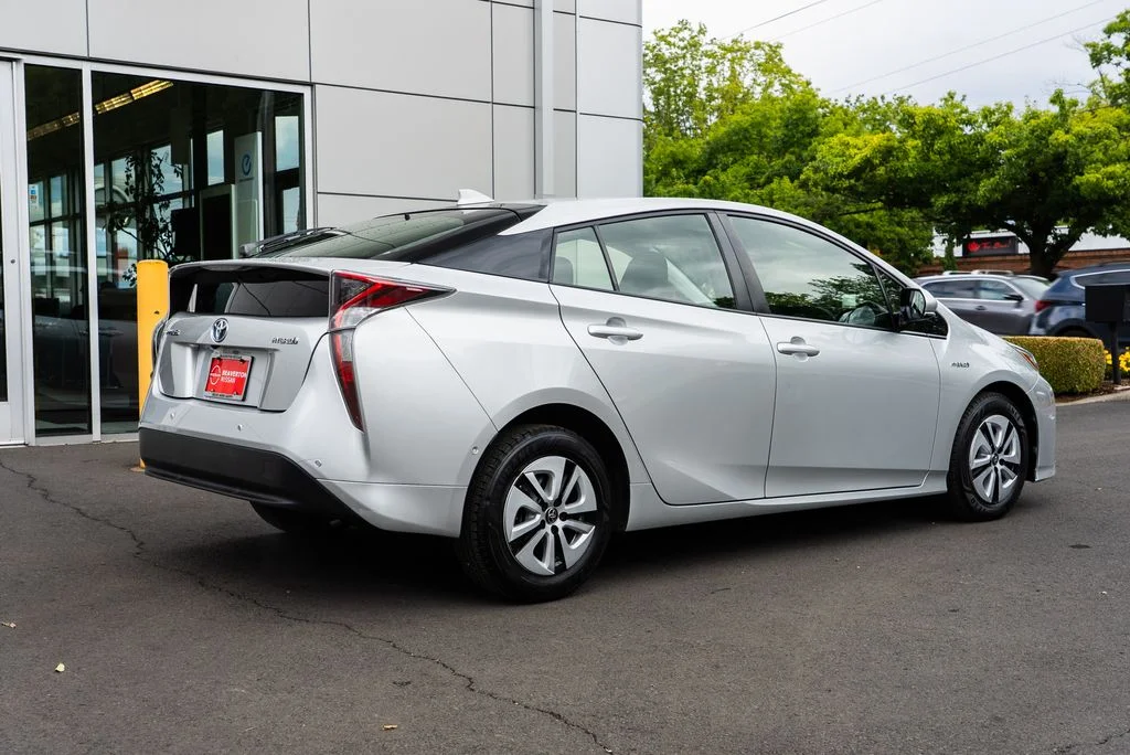 Used 2017 Silver Toyota Two image 6