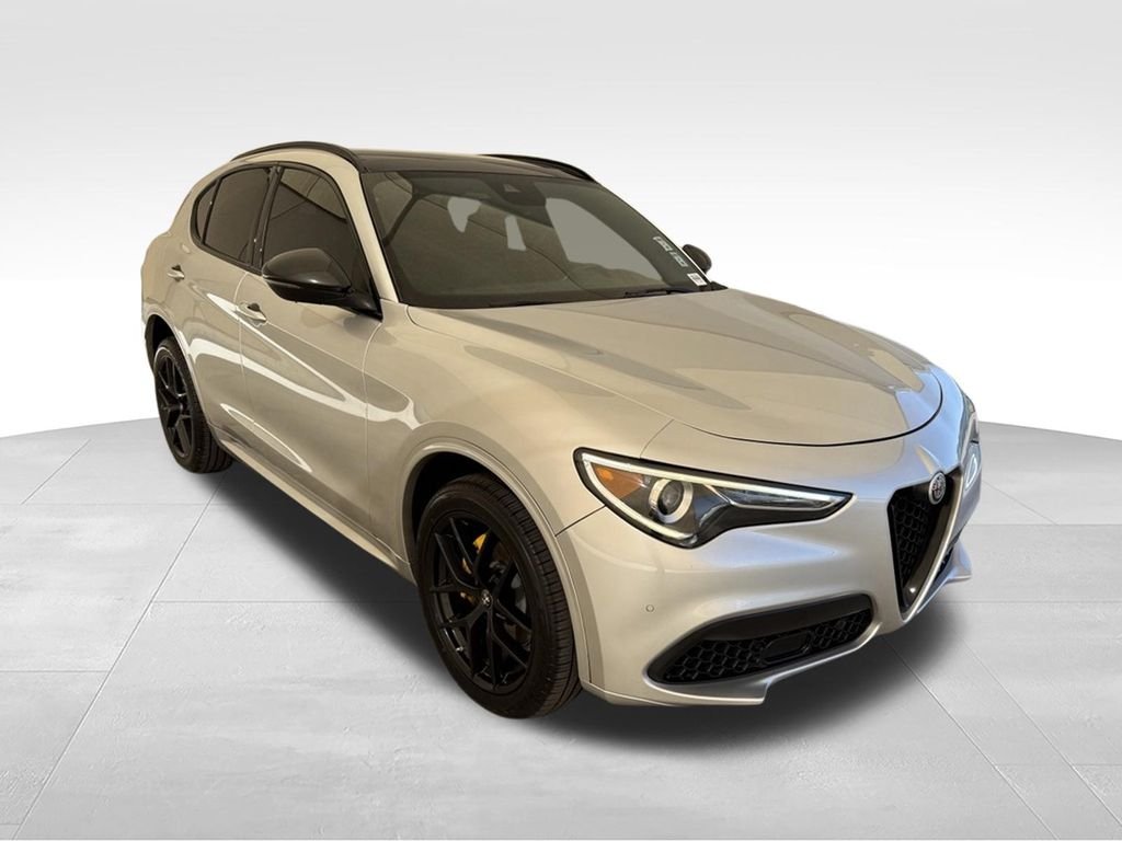 Used 2021 Silverstone Gray Metallic Alfa Romeo Ti Sport image 5