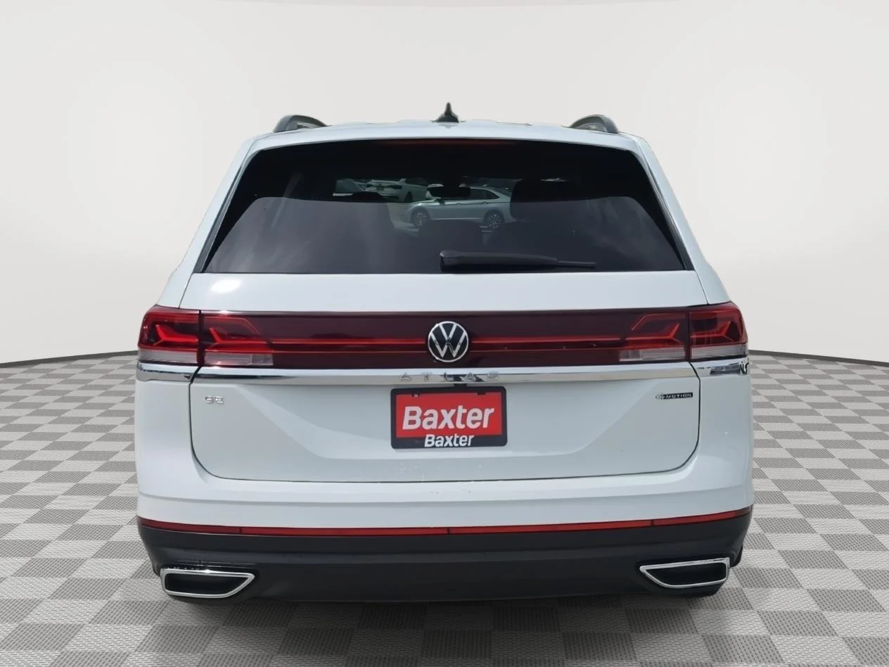 Used 2024  Volkswagen 2.0T SE image 11
