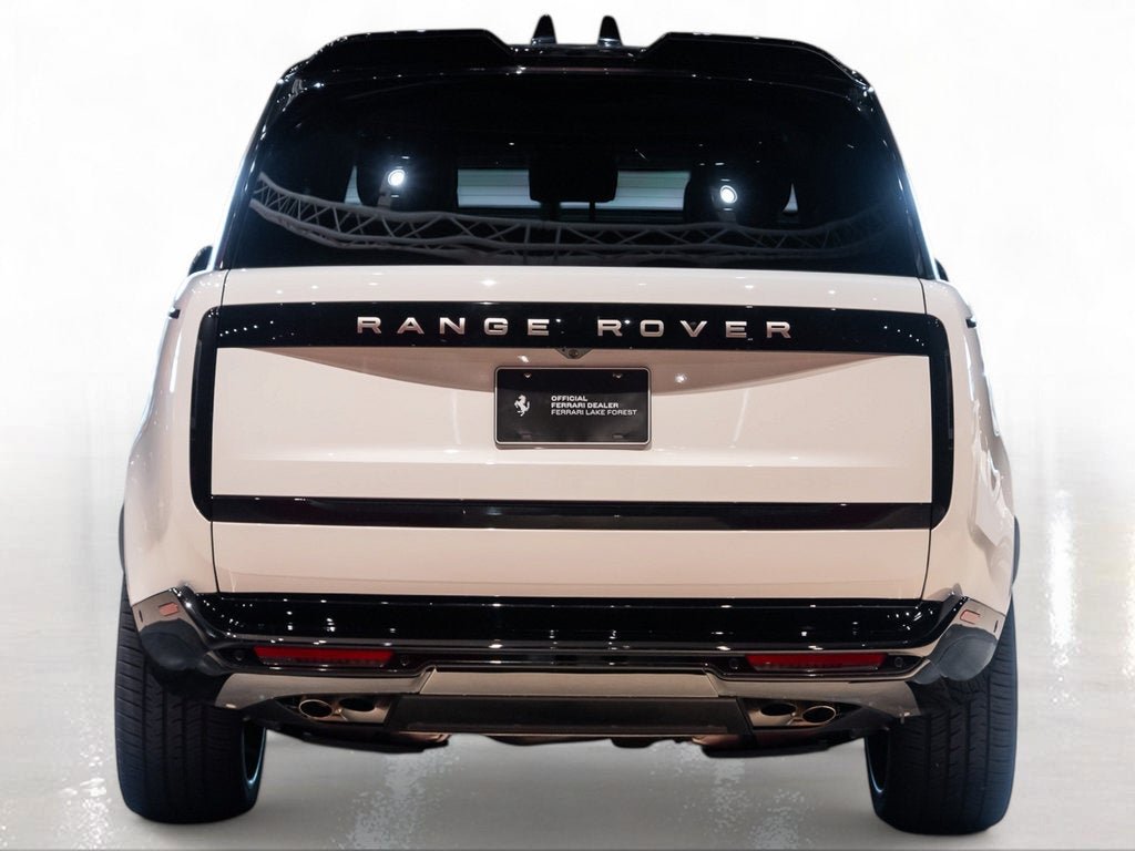 Used 2025 Fuji White Land Rover SE image 11