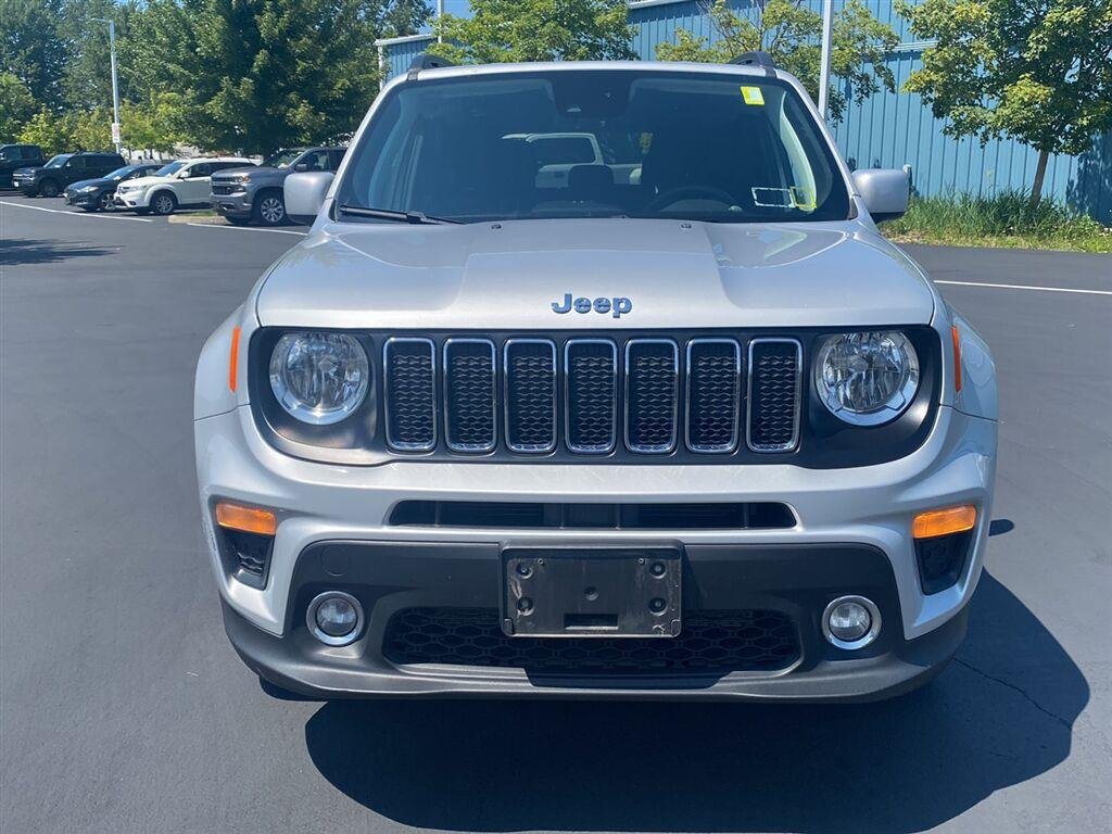 Used 2021 Glacier Metallic Clearcoat Jeep Latitude image 5
