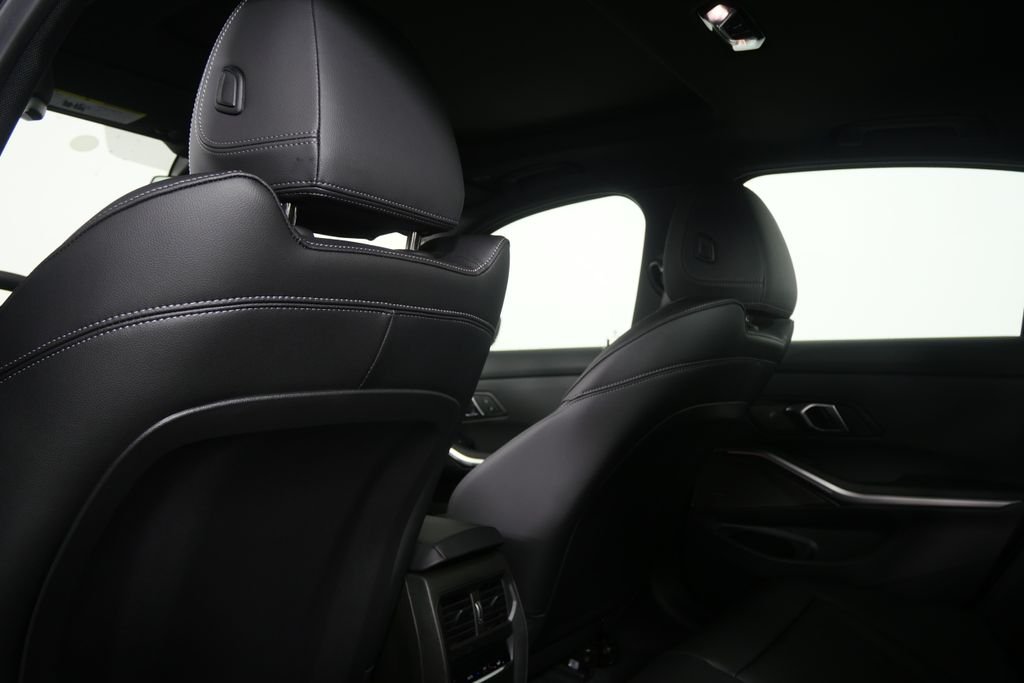 New 2026 Black Sapphire Metallic BMW 330i image 15