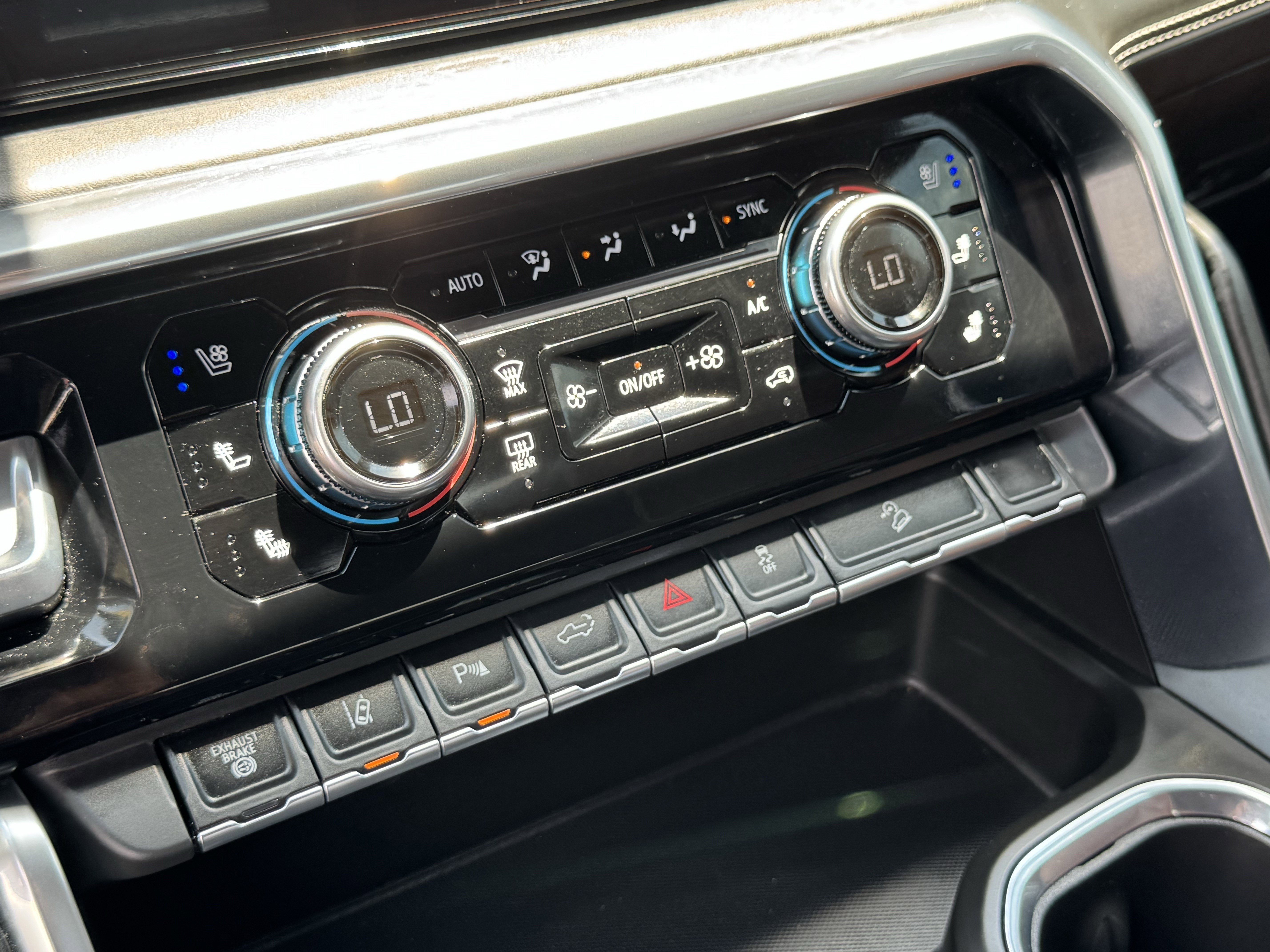 Used 2025 Onyx Black GMC Denali Ultimate image 19