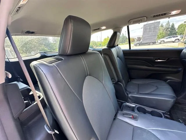 Used 2024 Beige Toyota XLE image 9