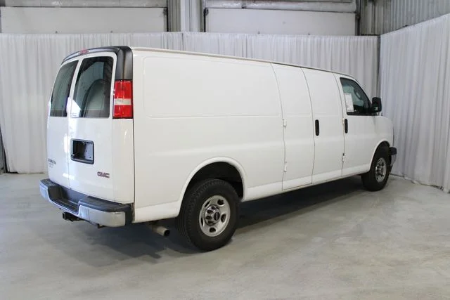 Used 2018 White GMC Work Van image 32