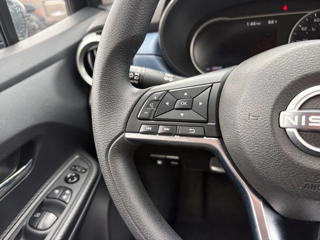 Used 2025 Black Nissan 1.6 SV image 24
