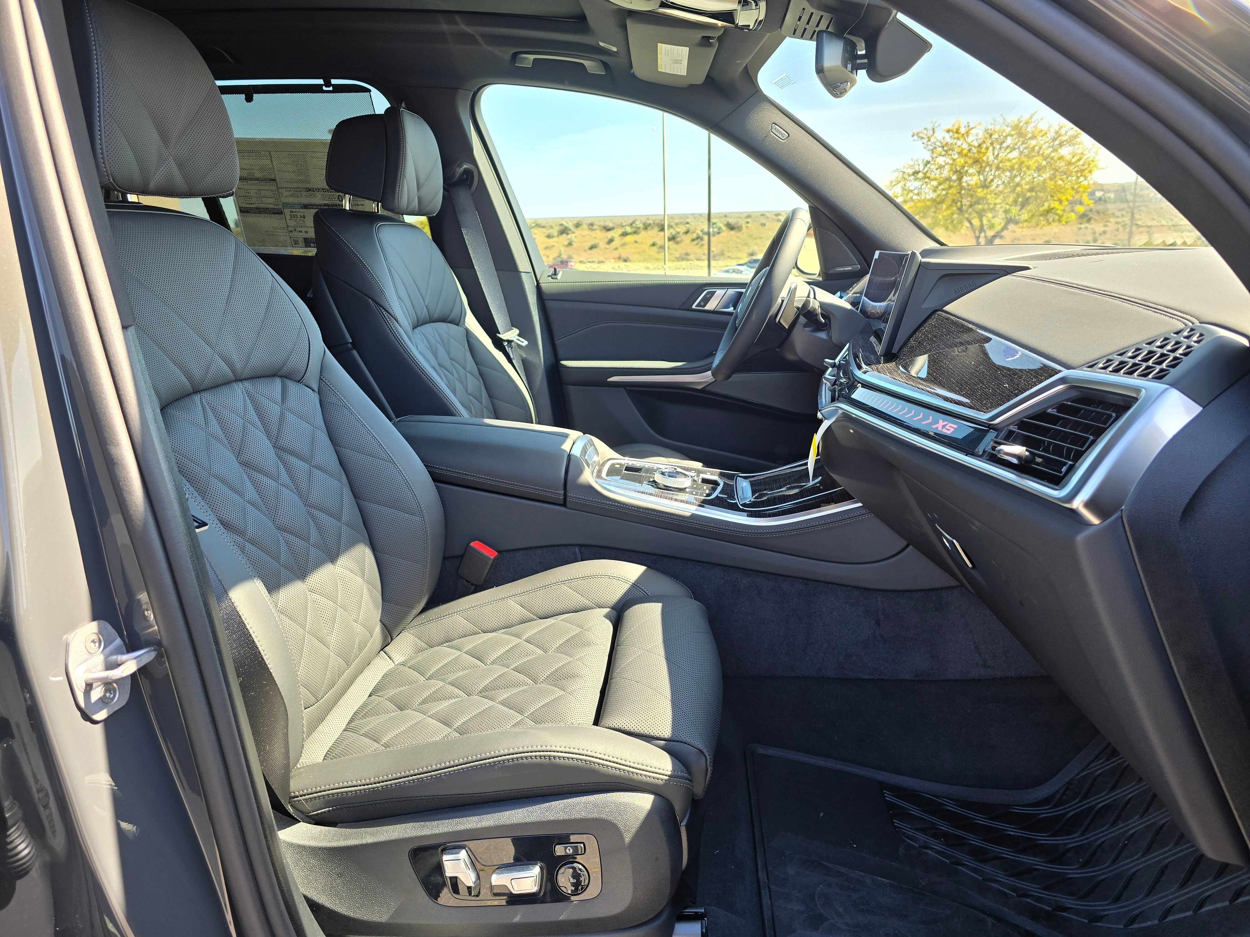 New 2026 Dravit Grey Metallic BMW xDrive40i image 47
