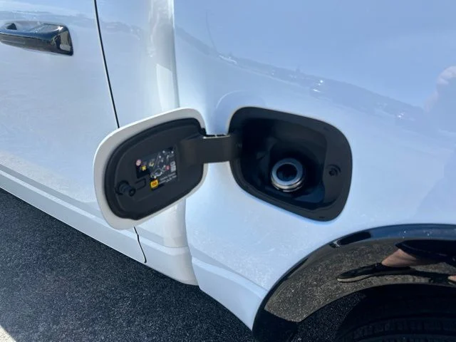 New 2026 Bright White Clear-Coat Exterior Paint RAM LARAMIE image 44