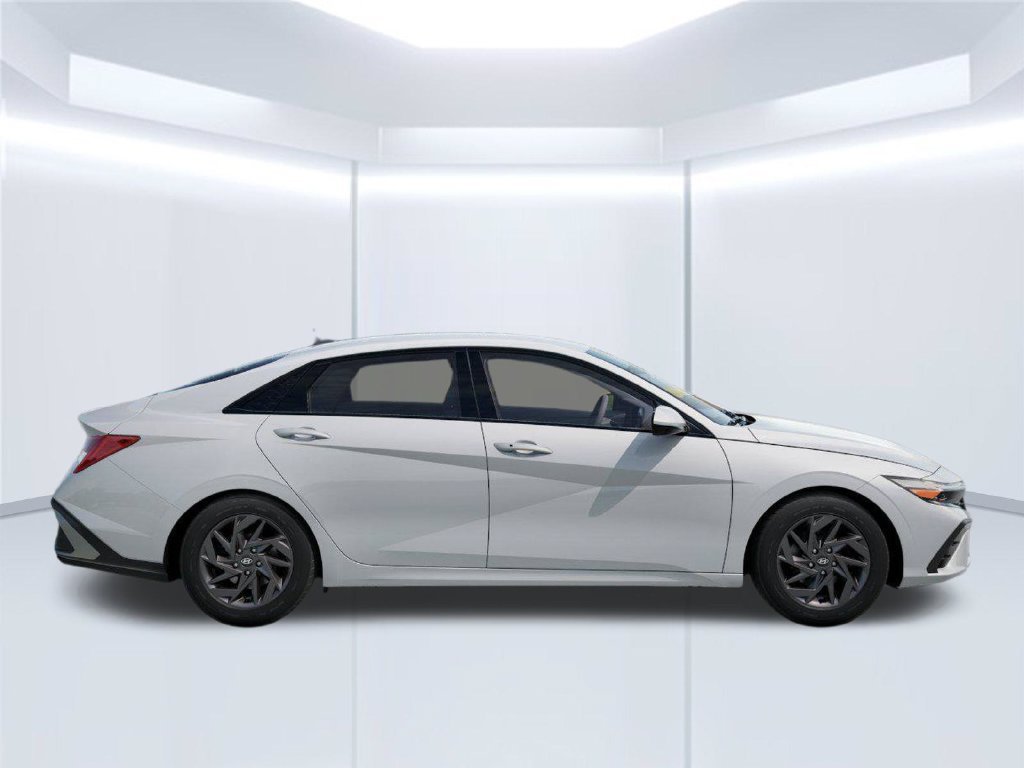 New 2026 White Hyundai Blue image 7