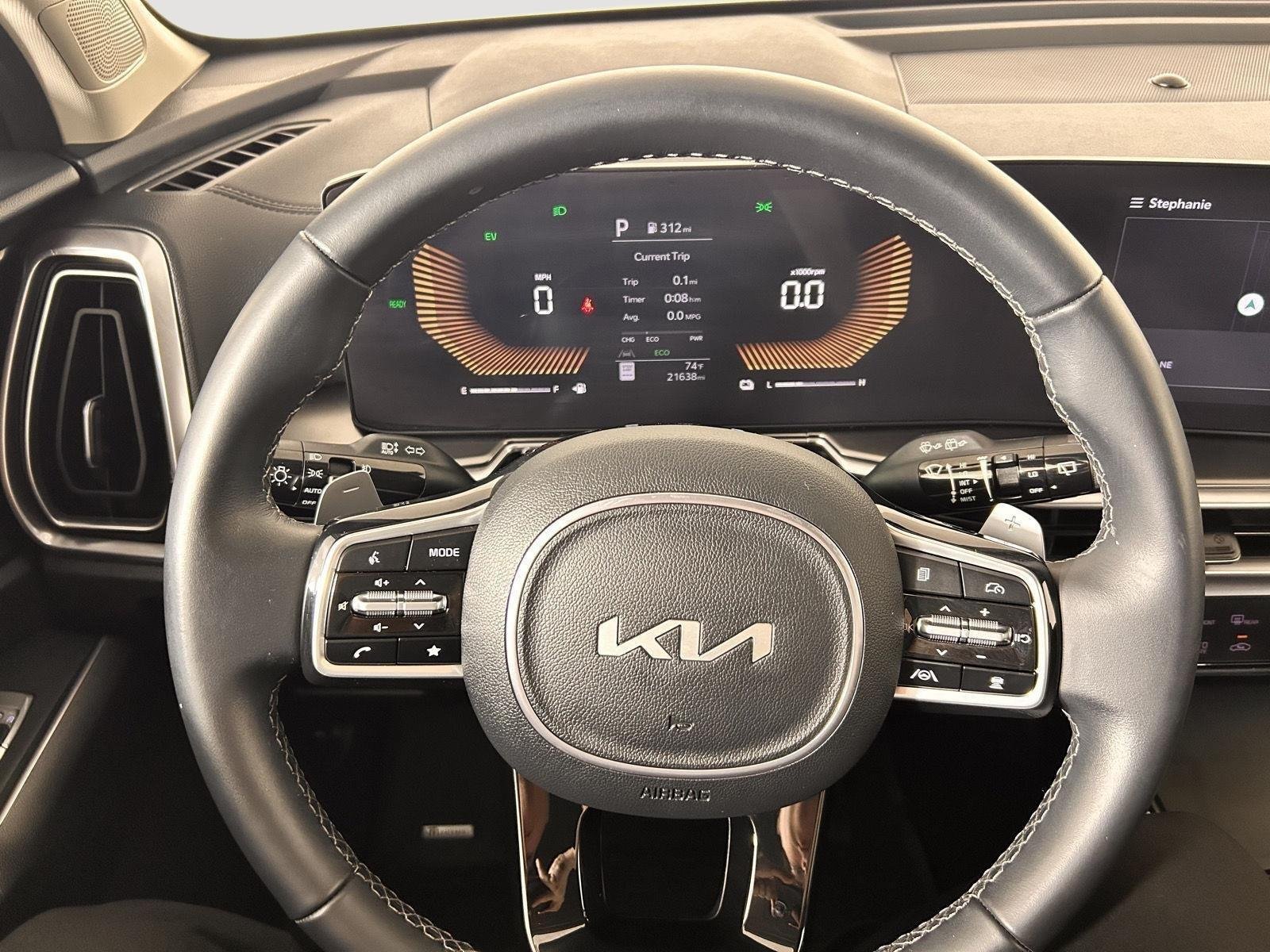 Used 2025 Cityscape Green Kia EX image 16