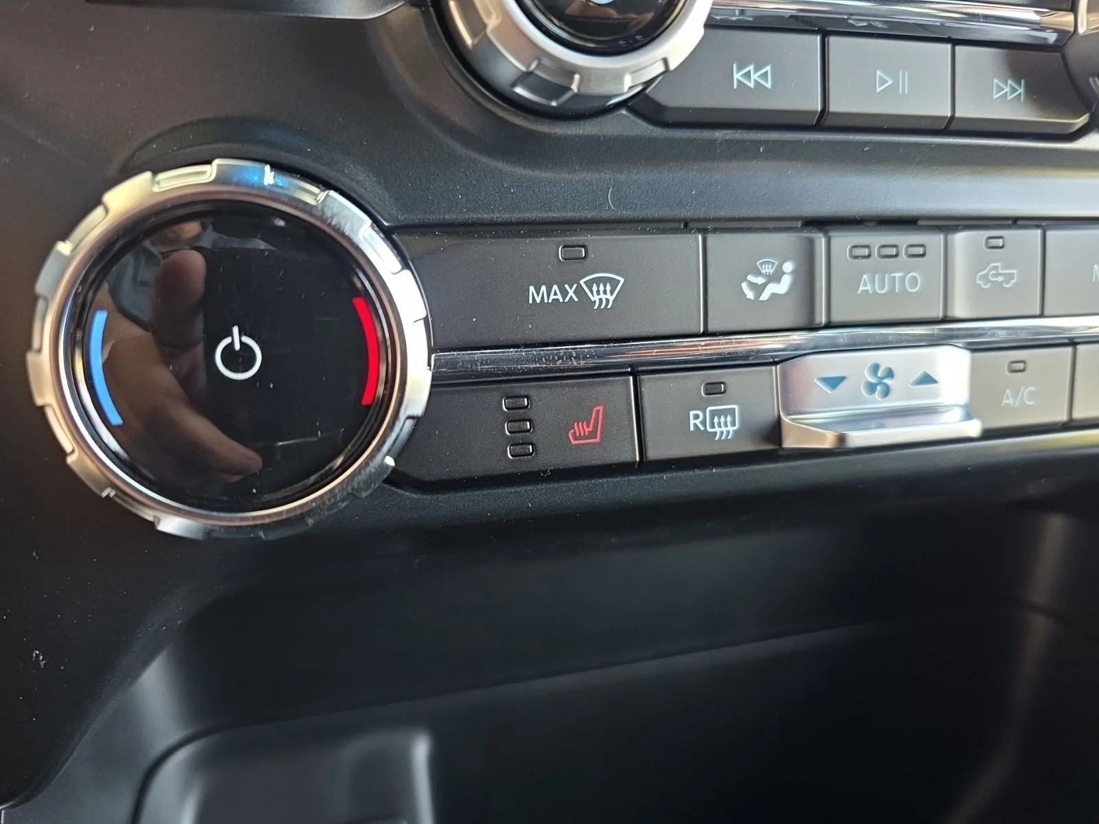New 2026 Carbonized Gray Metallic Ford XLT image 12