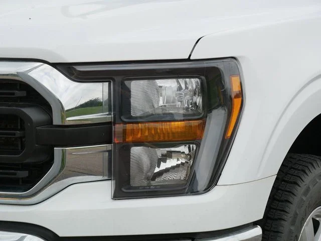 Used 2023 Oxford White Ford XLT image 10