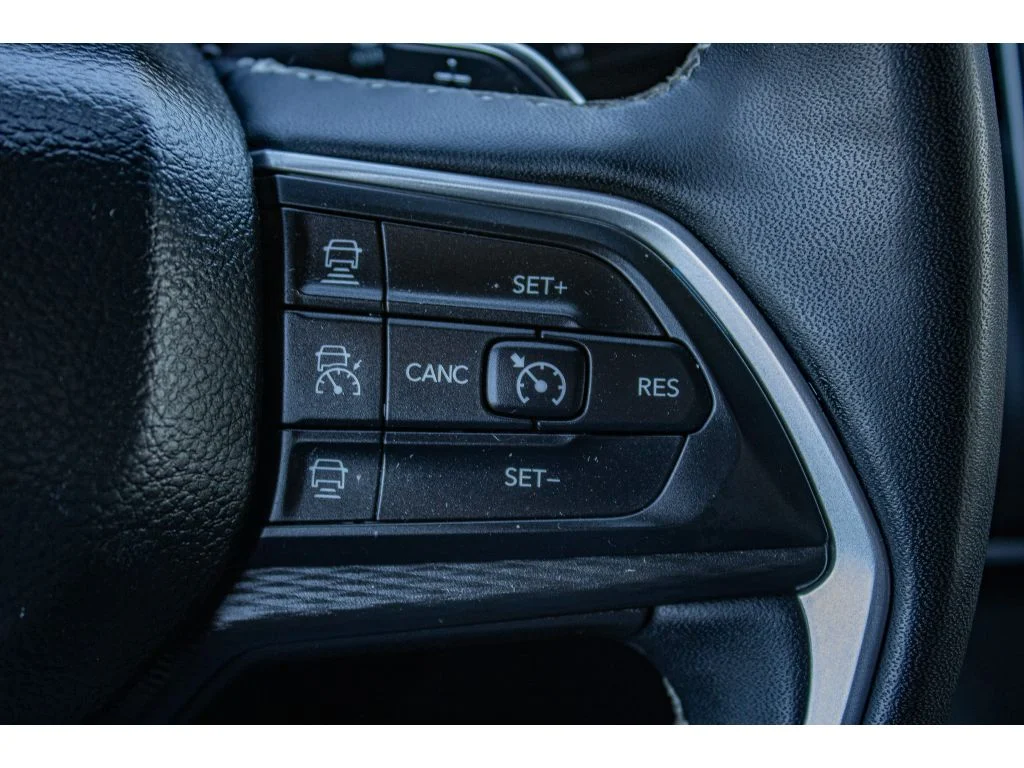 Used 2023 Baltic Gray Metallic Clearcoat Jeep Altitude image 42