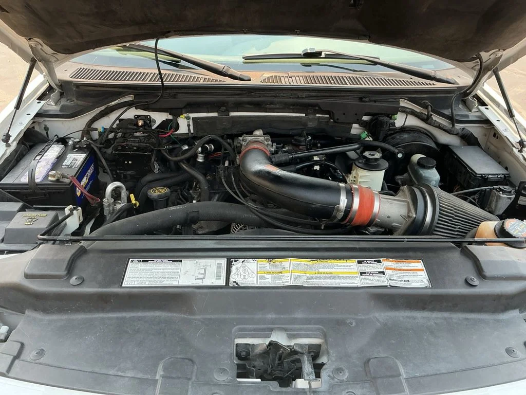 Used 2000 White Ford Eddie Bauer image 23
