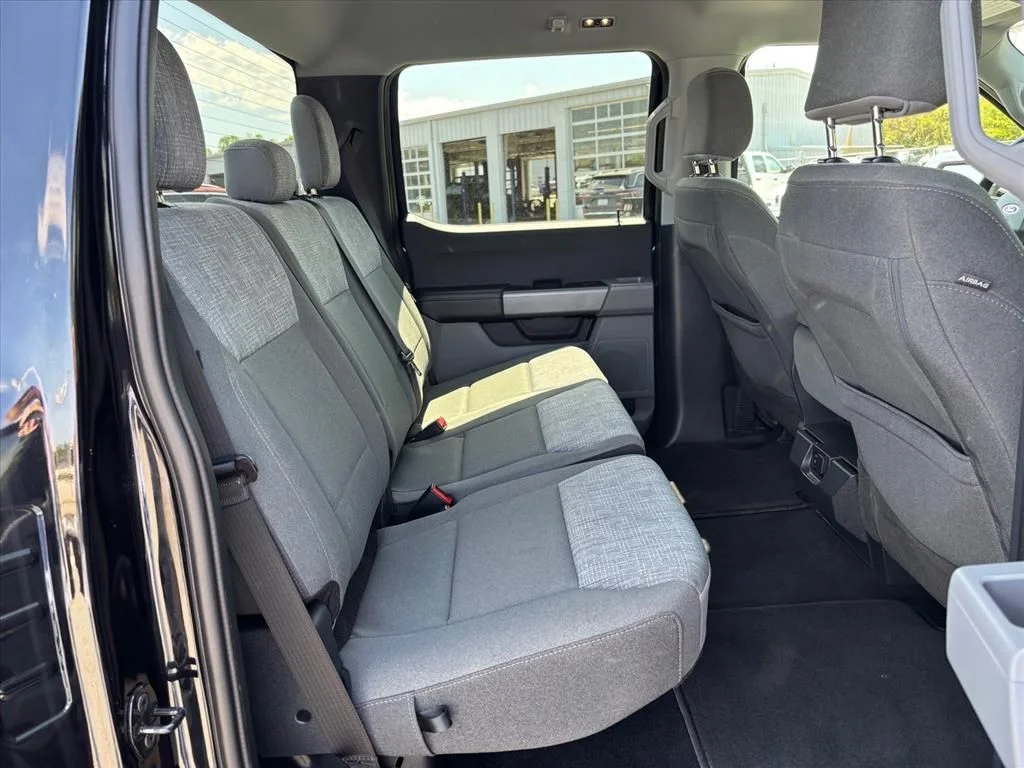 Used 2023 Black Ford XLT image 14