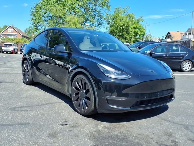 Used 2022 Black Tesla Performance image 4