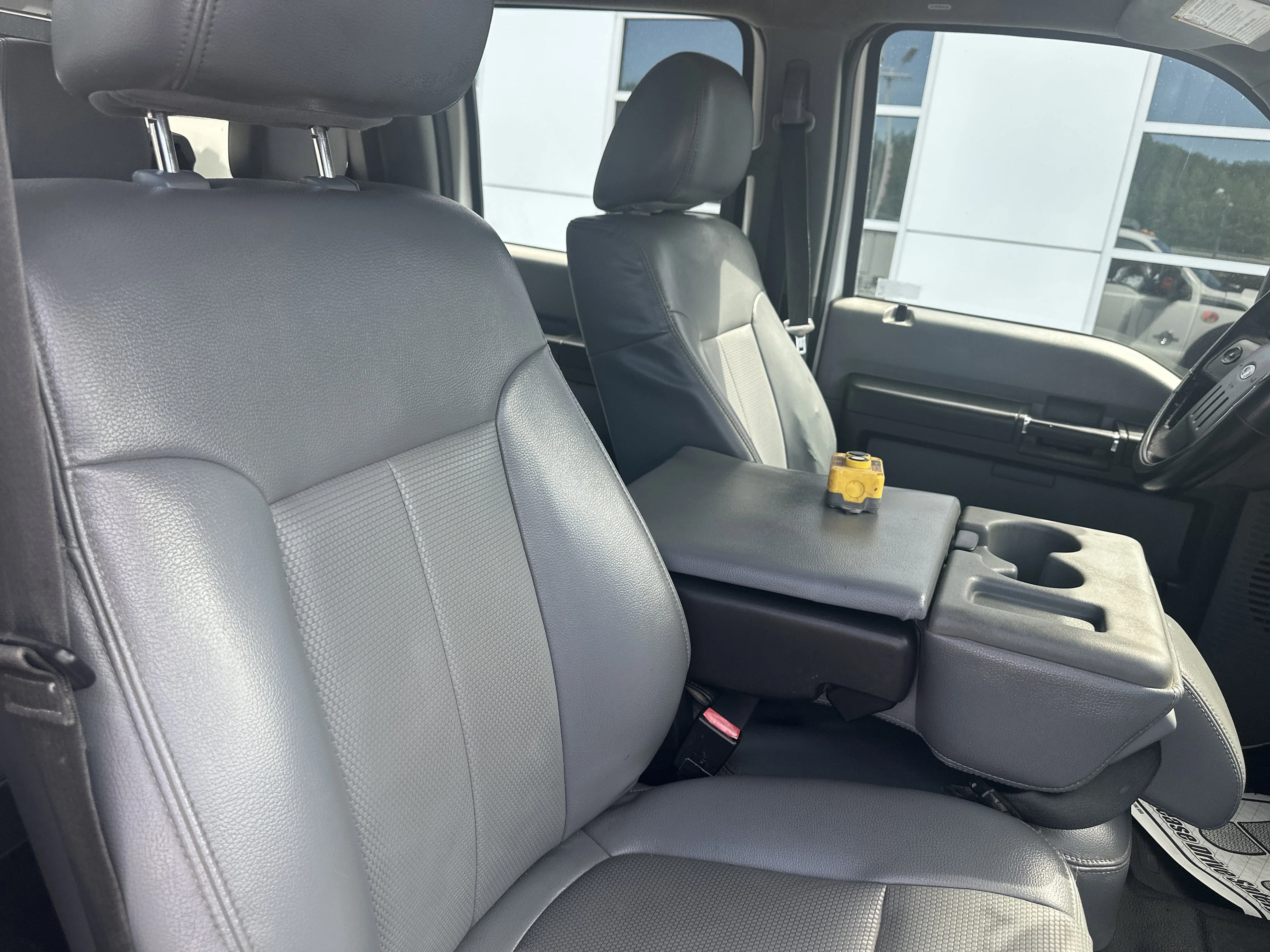 Used 2014  Ford  image 28