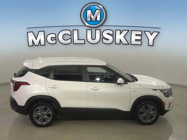 Used 2026 White Kia LX image 20