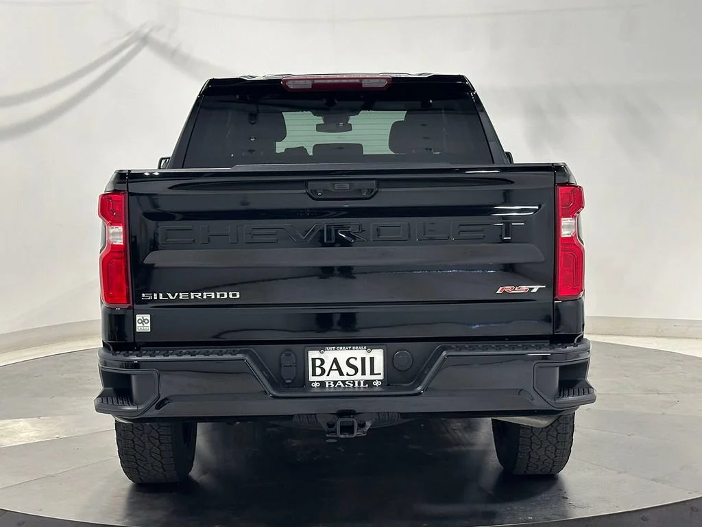 Used 2023 BLACK Chevrolet RST image 13