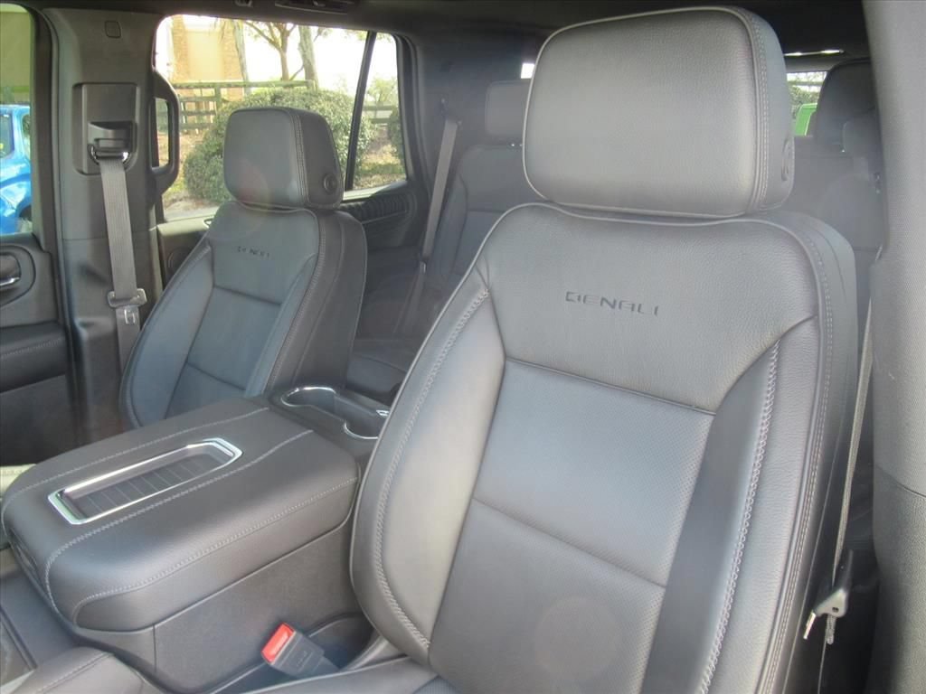 2024 GMC Yukon Denali - Photo 19