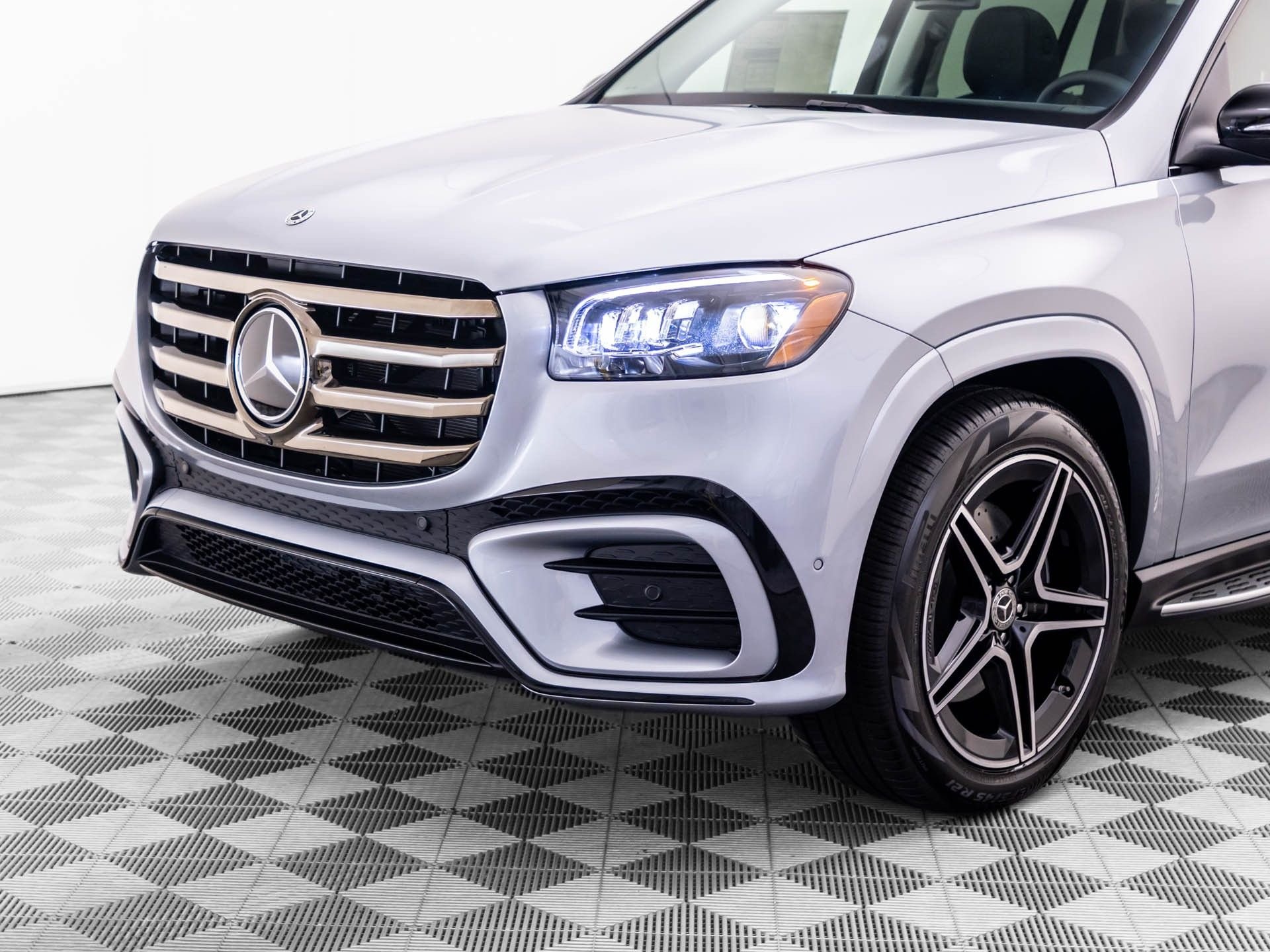 New 2026 Cirrus Silver Metallic Mercedes-Benz GLS 450 image 41