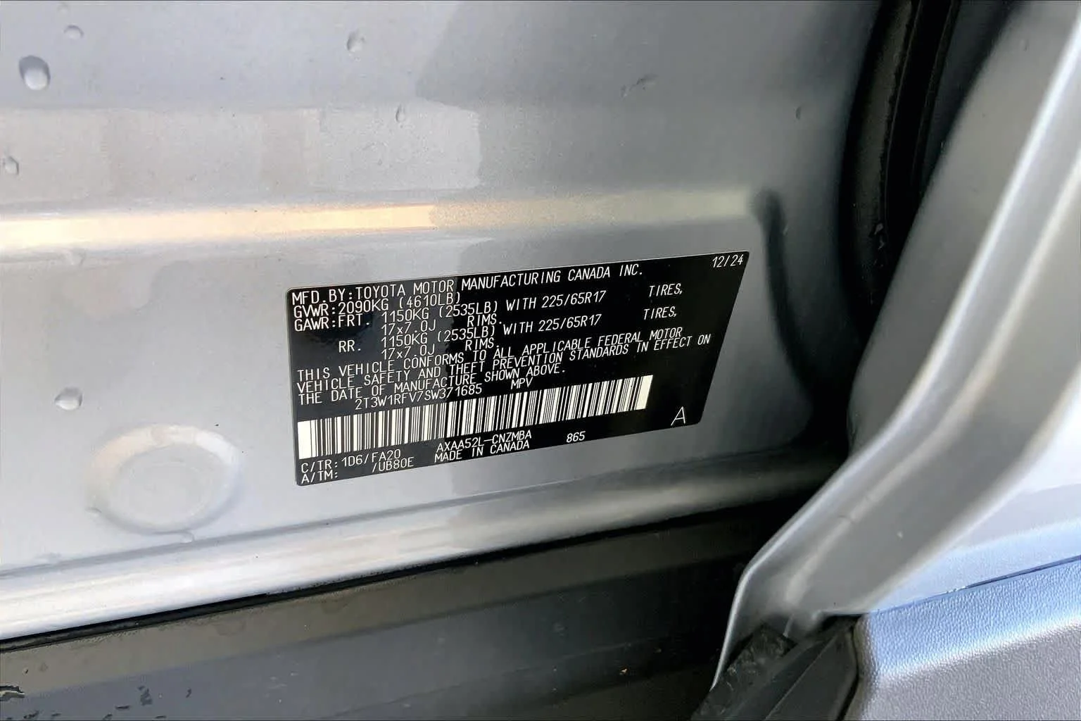 Used 2025 Silver Sky Metallic Toyota XLE image 31